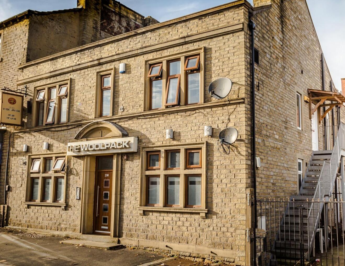 Woolpack Aparthotel Huddersfield Exterior foto