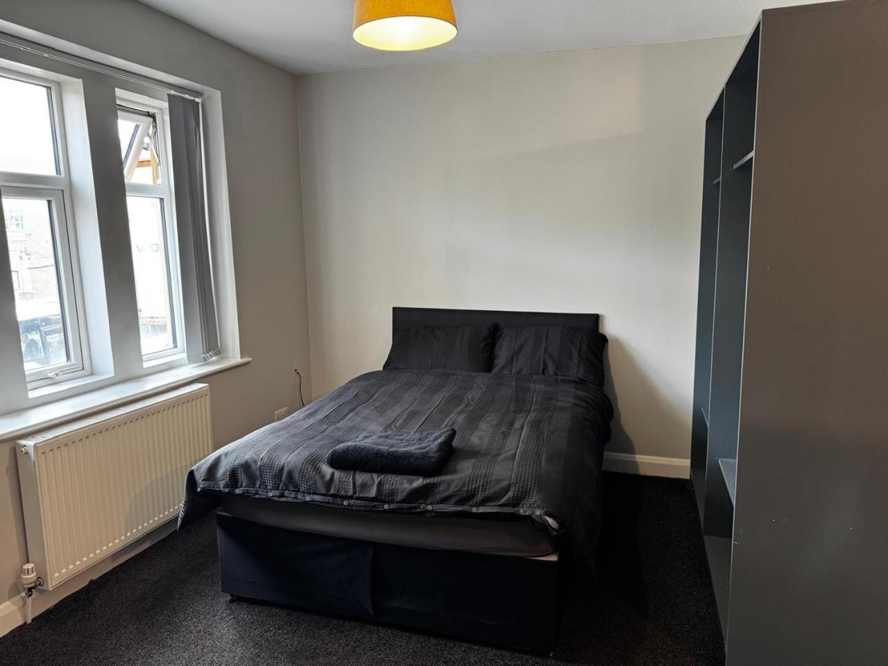 Woolpack Aparthotel Huddersfield Exterior foto