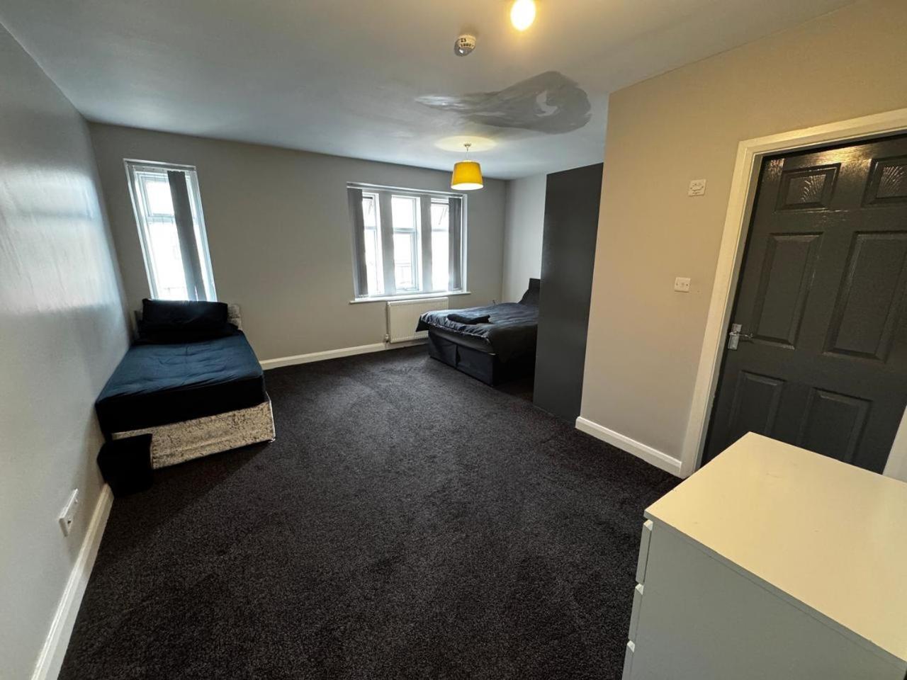 Woolpack Aparthotel Huddersfield Exterior foto
