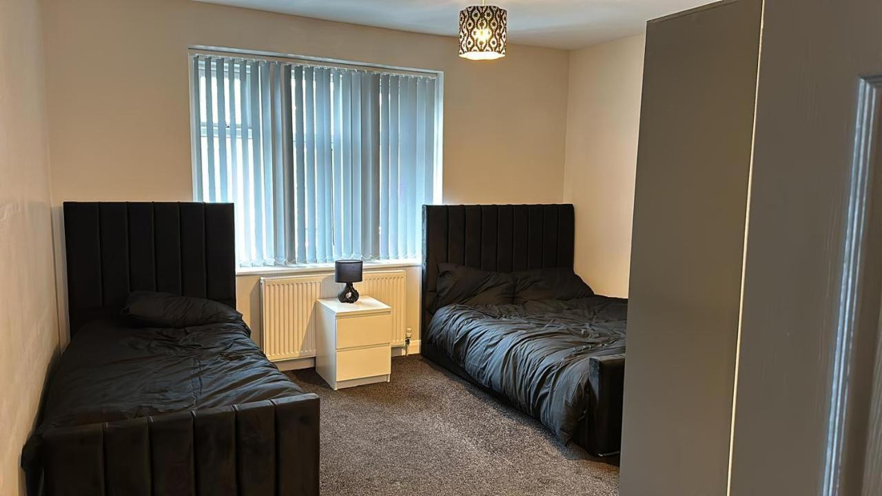 Woolpack Aparthotel Huddersfield Exterior foto